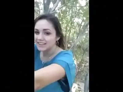 უიტნი რაიტი საწოლში წვერიანი ძეხვითა სასიამოვნოა