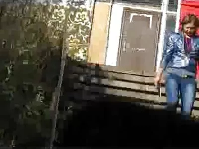 ულამაზესი შავგვრემანი იწოვს როკს